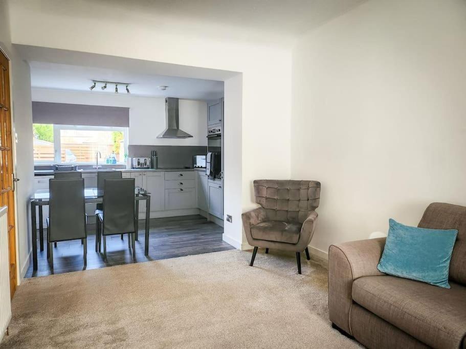 Holiday home 2-bedroom Bunglow With Double Sofa Bed *