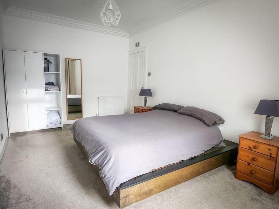 2-bedroom Bunglow With Double Sofa Bed *