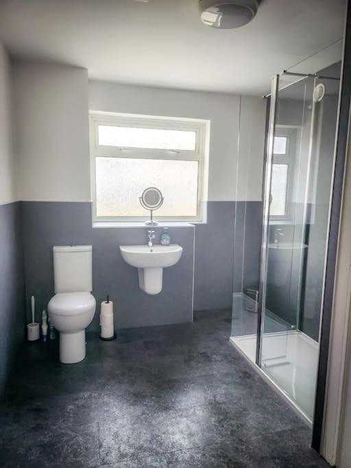 2-bedroom Bunglow With Double Sofa Bed *