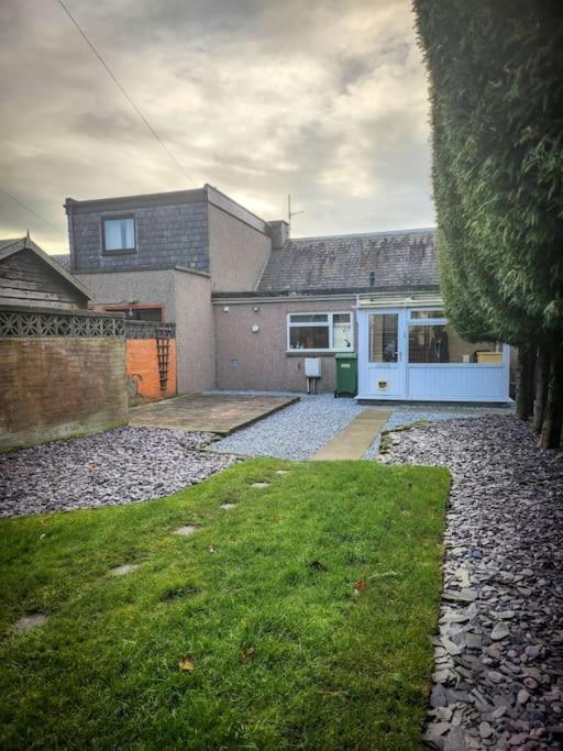 Holiday home 2-bedroom Bunglow With Double Sofa Bed *